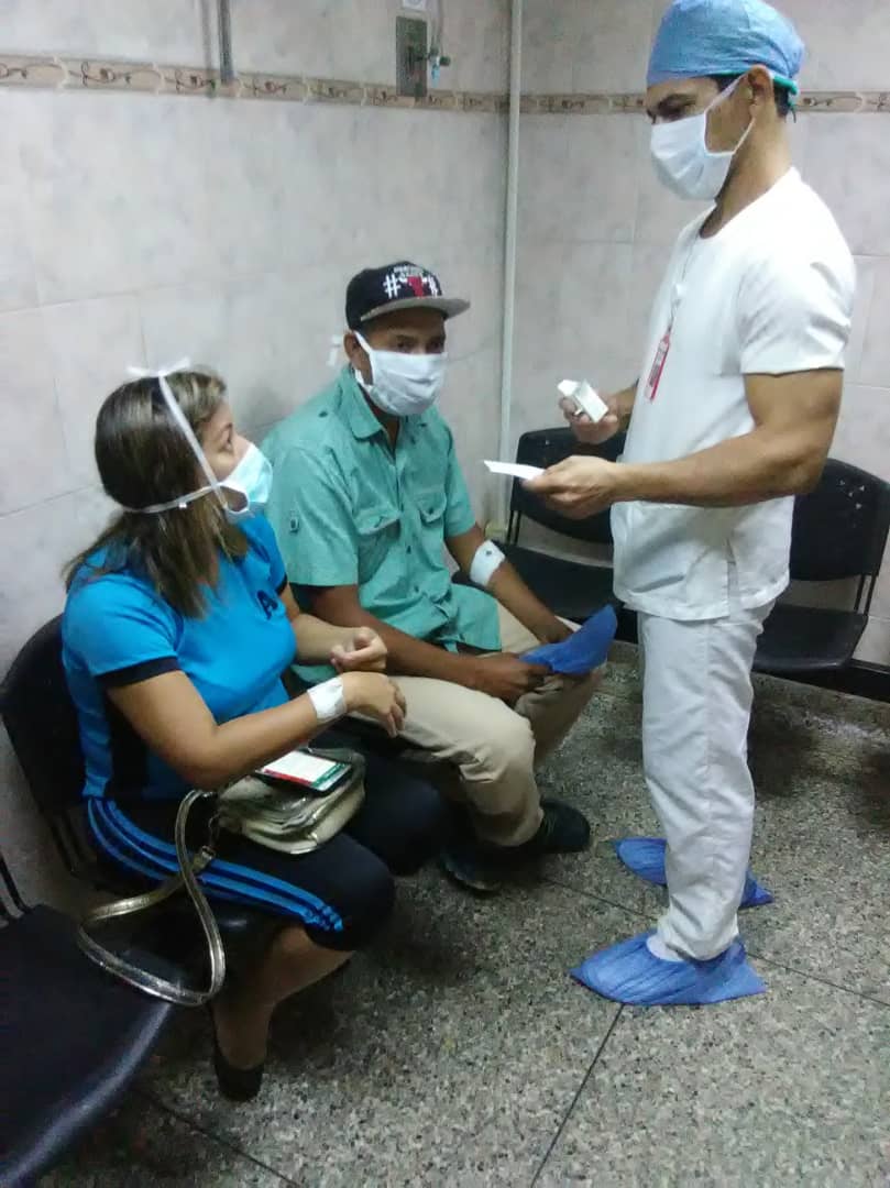PDVHSanTome's tweet photo. #14Mar Hoy, a pesar de las dificultades y adversidades, seguimos dando respuesta y atención médica a nuestros trabajadores, jubilados, beneficiarios y a la comunidad... 
@TineoPDVSA @BellorinPDVSA @Dionynutriologo @DrValdez_PDVSA @PdvsaVictor @PdvsaZamora @NicolasMaduro https://t.co/iAeo3AsLMP