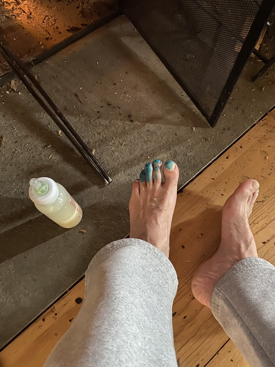 Someone.... took apart a pen... and stashed it in my slipper. George? thanks for my elsa toes. She did just say, “dada has boootiful feet” ugh... damn it. And I can’t even get mad...They’ve never looked so... nice? #girldad