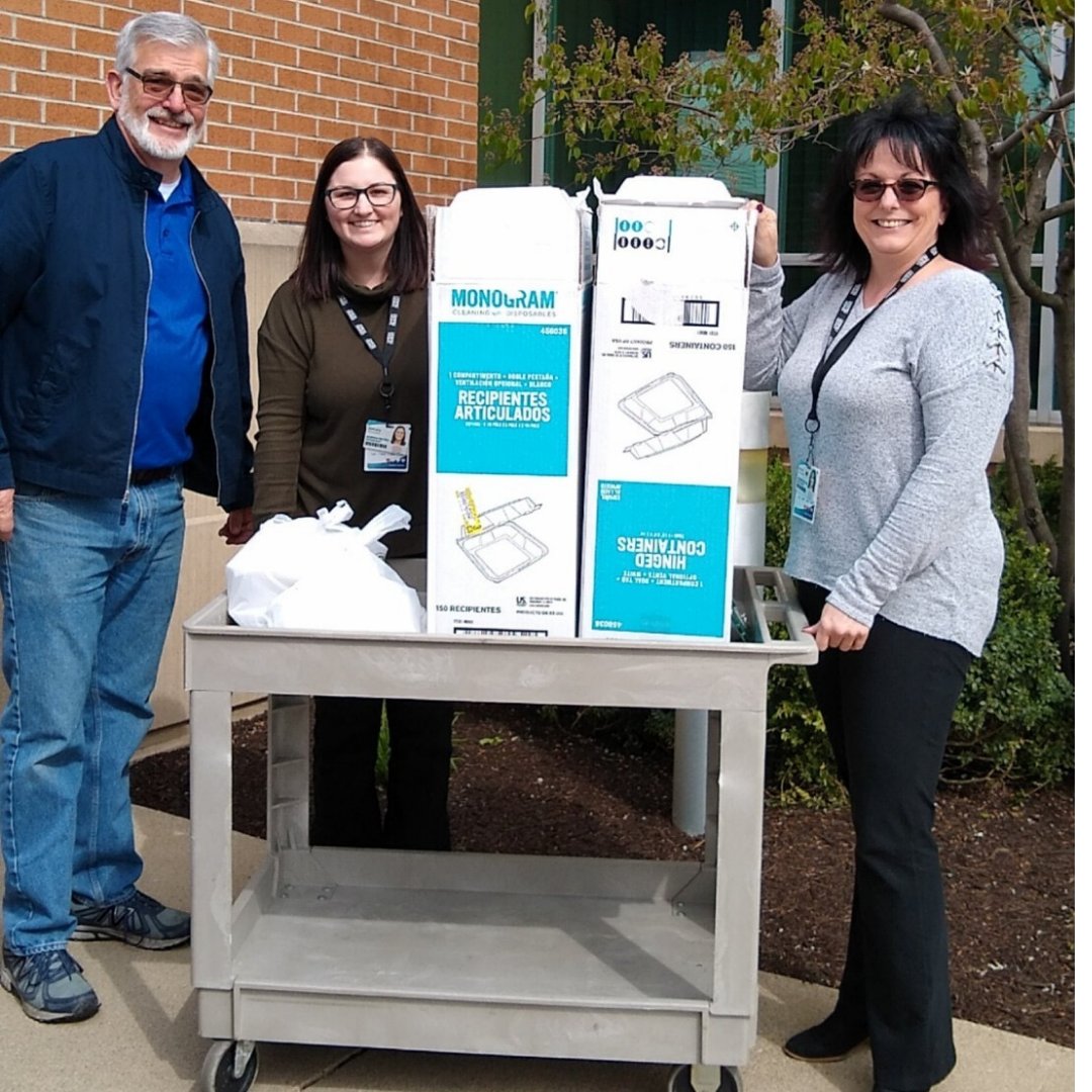 IndStAthletics's tweet image. The first 42 Meals For Heroes Are Being Delivered to @myunionhealth today! Thank you to @7thElm for cooking and delivering! You can still donate until April 30!

#MarchOn #INthistogether #SycamoreStrong 

MORE: sycamor.es/2XrE0mS
DONATE: sycamor.es/3e4hI0w