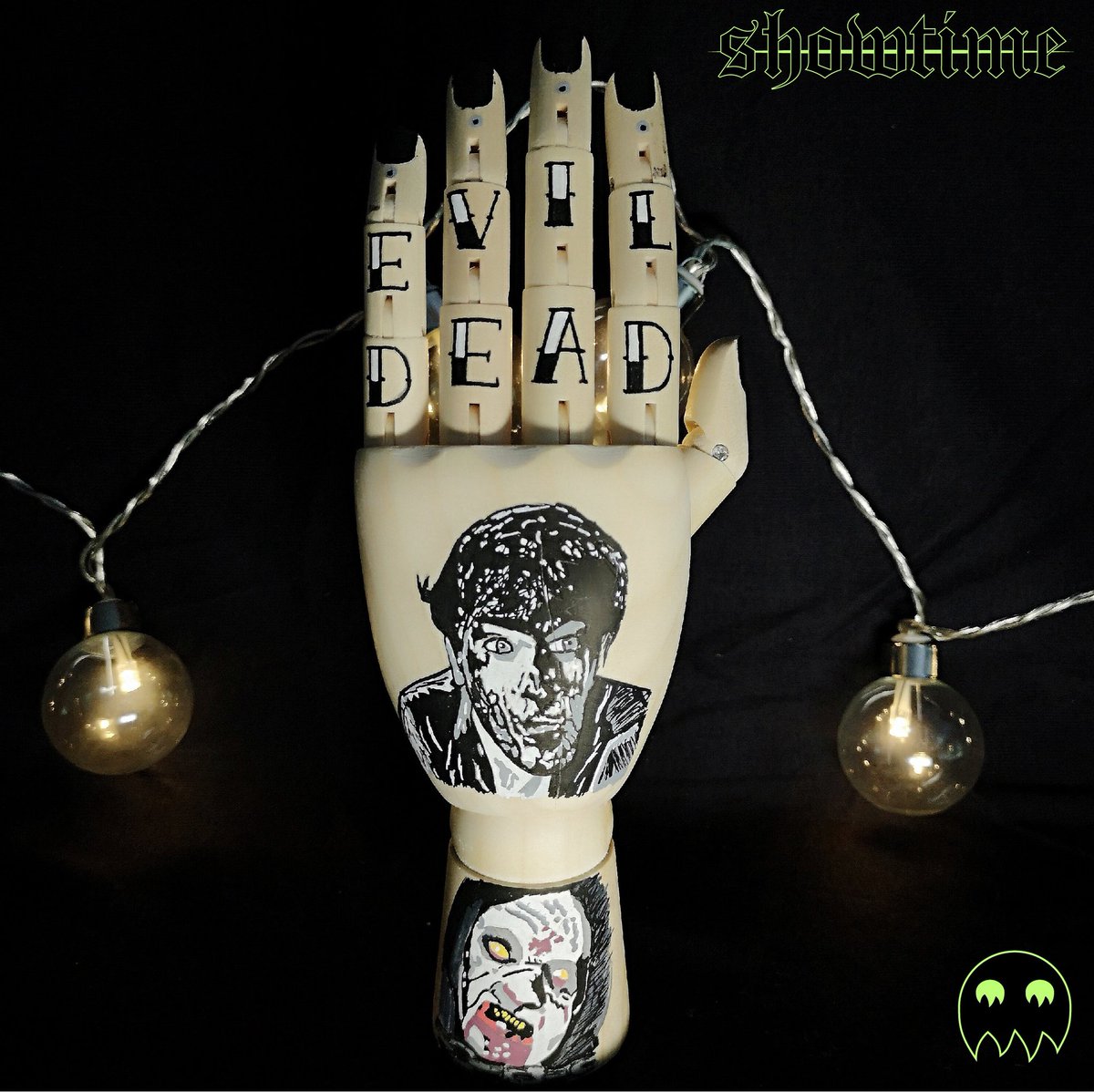 showtime hands!freddy krueger, hellraiser and evil dead are all still availablethese are all around 18 months old, they need homes https://robcryptx.bigcartel.com/category/showtime