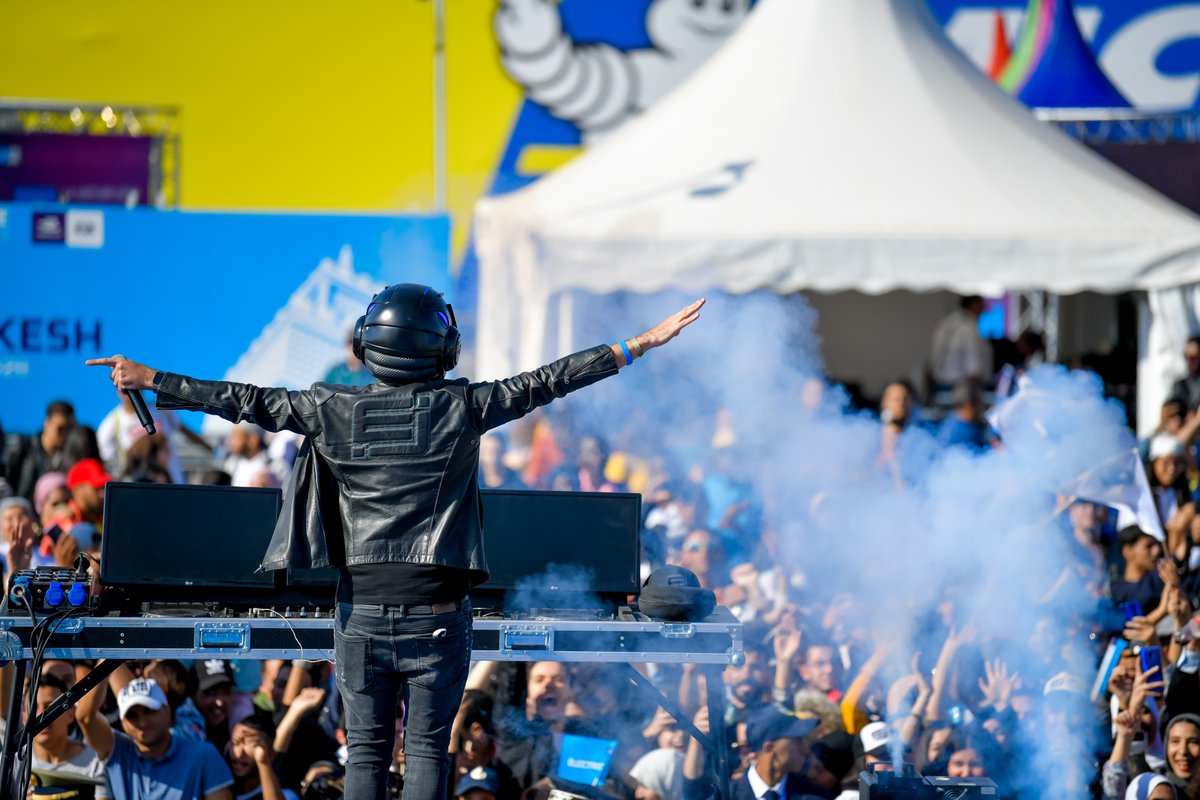 Feeling like the king of the world 🙌