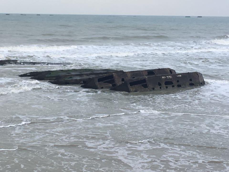 ToursSolway's tweet photo. A few photos from our research visit to Normandy two years ago where we spent time at Arromanches and Gold Beach.
#WW2 #MulberryHarbour #SolwayBattlefieldsTours https://t.co/SMhFMUAzeL