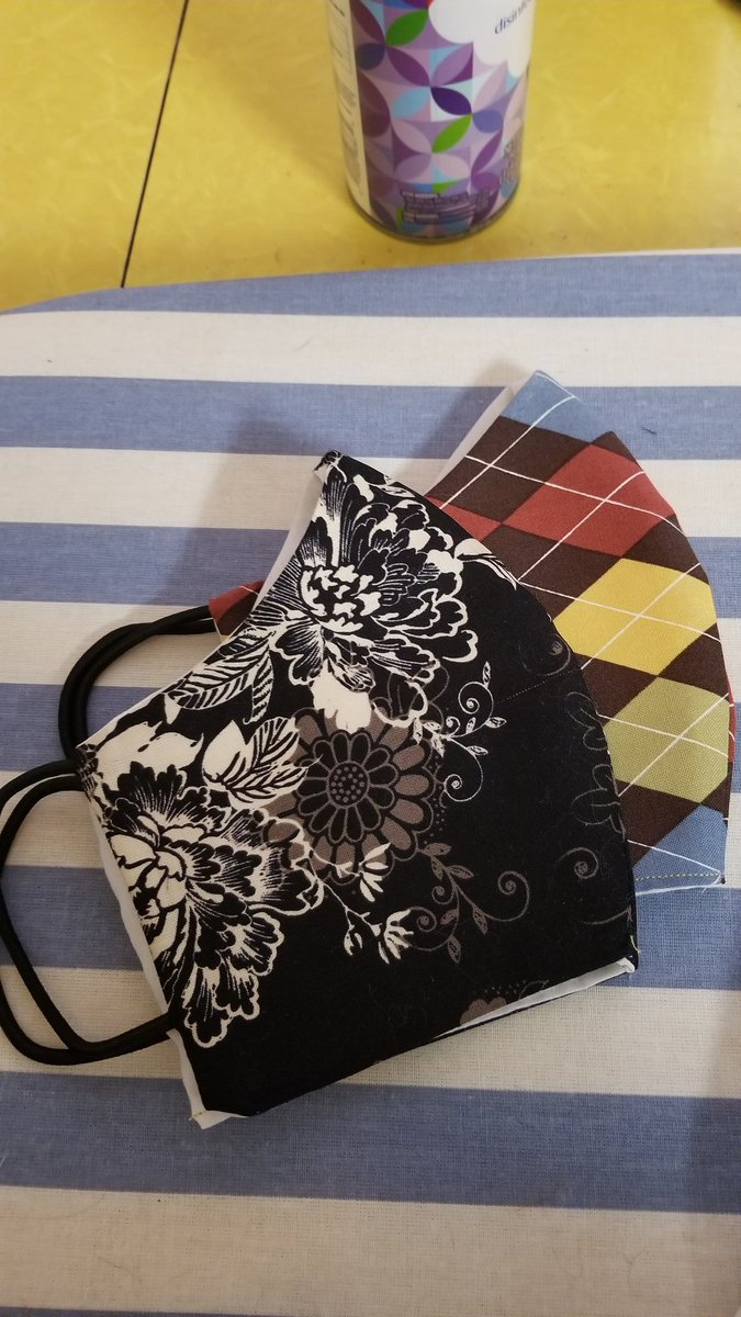 angiegolightly's tweet photo. Shipping out the next 100 #facemasks and my @Bota_Box is almost empty and wine doesn't deliver. 🍷😆😷🛒 https://t.co/H2eyUGnMyE