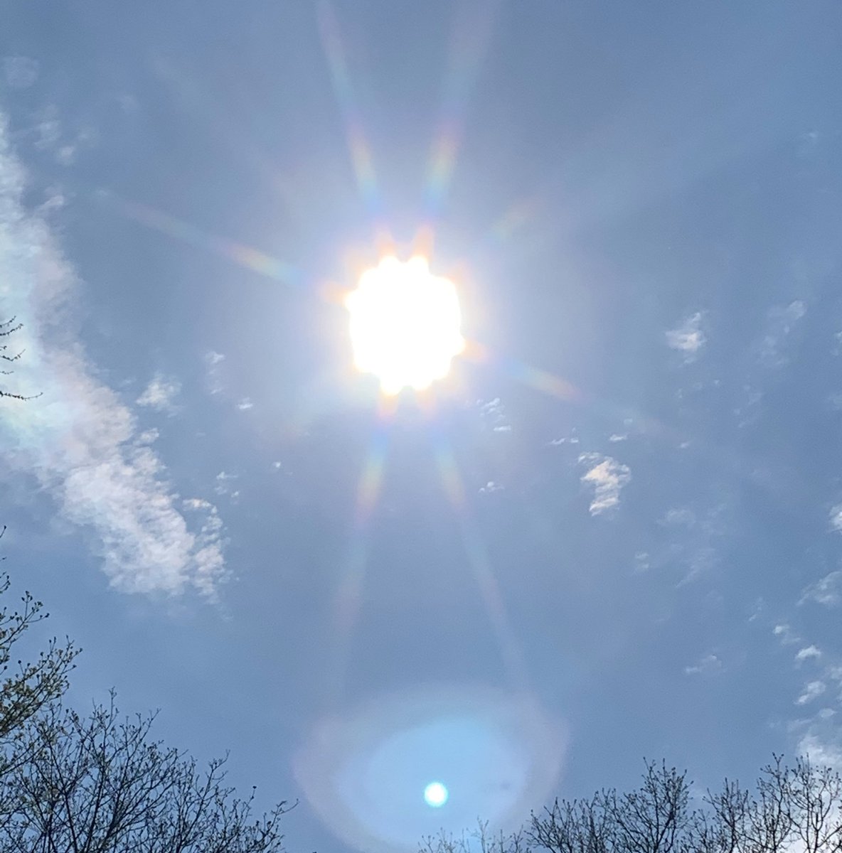 DeesyMaria's tweet photo. We are doing it! The energy = high frequency light coming in making us feel high, jittery, off balance, back / spine affected, heart palps, head = spaced out feeling / pressure.
Take it in, this is amazing activation of our Lightbody... DNA upgrades for all! ππ§¬πβοΈπͺπβ€οΈ https://t.co/jpDMKjsuyy