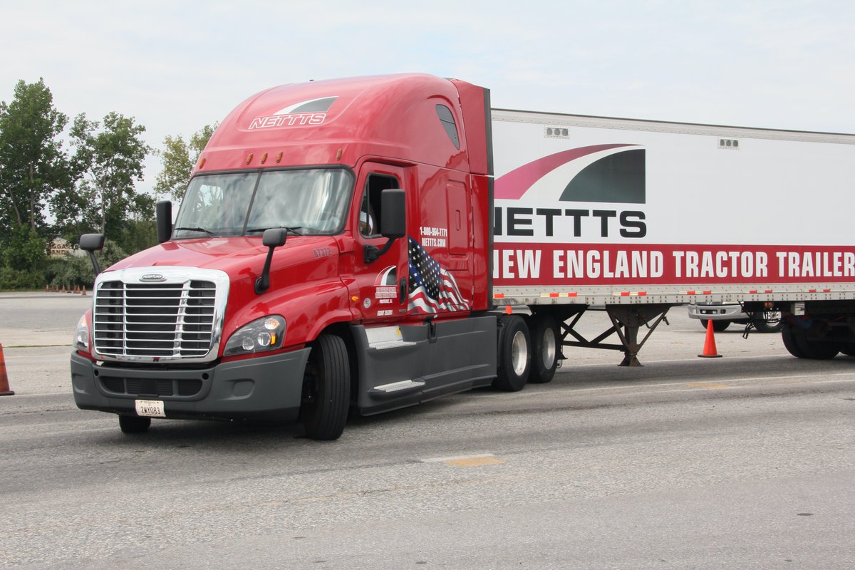 ROLL CALL:  Drivers #WhatsYour20?
We know you're out there bringing essential goods to where they need to be. Tell us your stories from the road so we help let everyone know about the impact YOU are making!