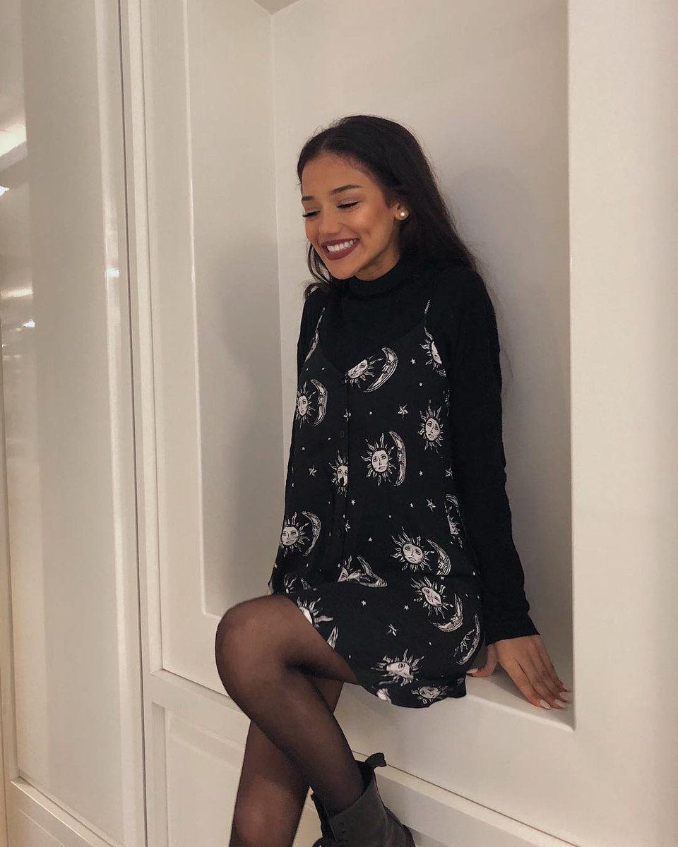 u would kiss the stars too if u could. 💫