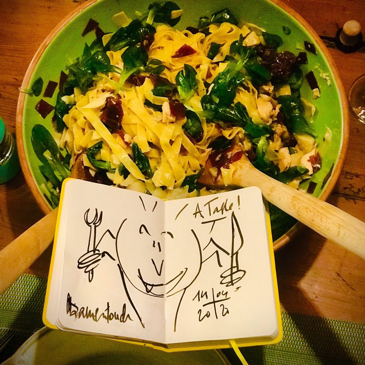 Vivons le #confinement #finement #croquis et #salade  <a href="/micheldiament/">Diamentouch</a> #skechtingfood #drawing