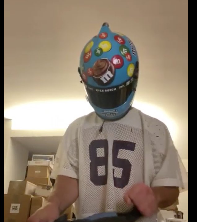 curtisunrau's tweet photo. @stoolpresidente #UNBOXINGIX Stats
Total Packages: 308
Length of Stream: 3:29:29
Packages per 60: 88.25
Value: ~11,064.77
Value per package: ~35.92
Larry Bird Starting Lineup: $17.99
Kyle Busch Helmet:$149.95
Night Vision Goggles: $129.99 https://t.co/QlYJDdQWGG