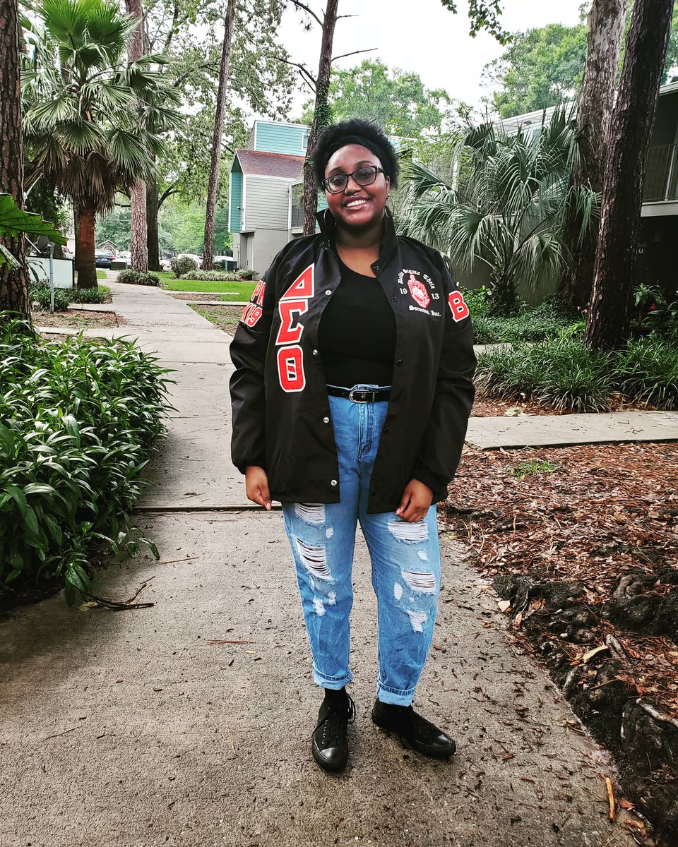ky_jasmine_'s tweet photo. 1 year down, a lifetime to go ❤️ Happy Deltaversary to Watch The Throne 🐘🔺#deltasigmatheta #spr2k19 https://t.co/QHRGwIa8mN