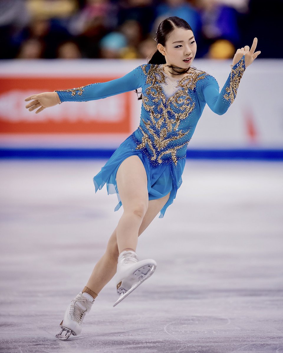   #紀平梨花 Rika Kihira’s International Angel of Peace (Satomi Ito).Magnificent. I really like how it brings to reality the idea of the Angel warrior, using the golden embellishments to recreate the tridimensional idea of an armor.