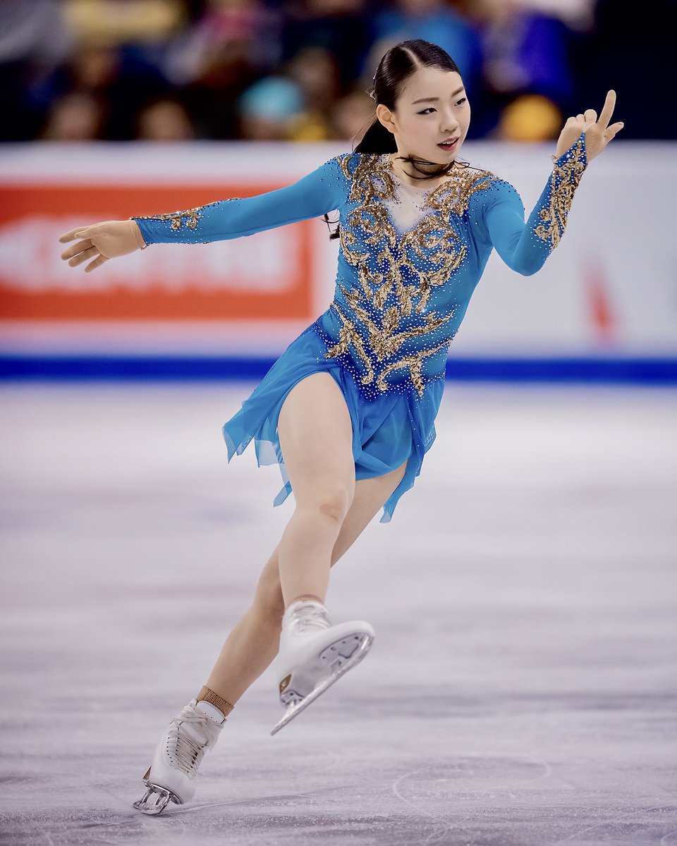  #紀平梨花 Rika Kihira’s International Angel of Peace (Satomi Ito).Magnificent. I really like how it brings to reality the idea of the Angel warrior, using the golden embellishments to recreate the tridimensional idea of an armor.