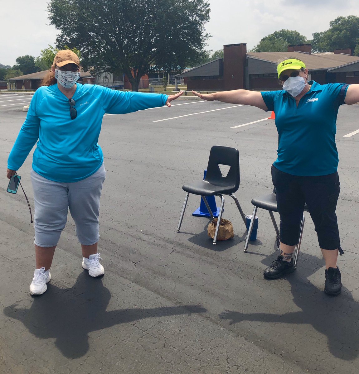 Huge shout out to all of the caring staff working hard to feed our families❤️ <a href="/CENMS/">Centennial Middle STEM Magnet School</a> <a href="/mhetzlernettles/">Marcy HetzlerNettles</a> <a href="/pascoschools/">Pasco County Schools</a> <a href="/KurtSBrowning/">Kurt S Browning</a> <a href="/PascoSheriff/">Pasco Sheriff</a>