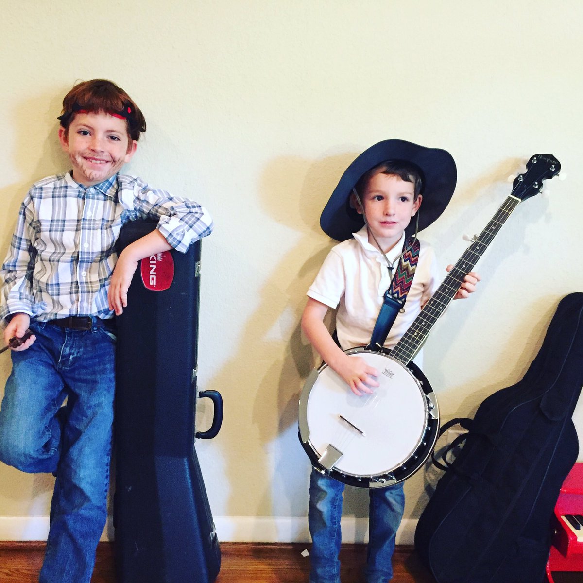 TwitchellKeisha's tweet photo. For #HISDcareerday during #HISDvirtualspiritweek, my boys said they want to be an engineer and a geologist.The engineer chose the trombone(because jazz!)and the geologist chose the banjo(and 5 other instruments)
What instrument would you like to play when you grow up? https://t.co/goHolx0SrL