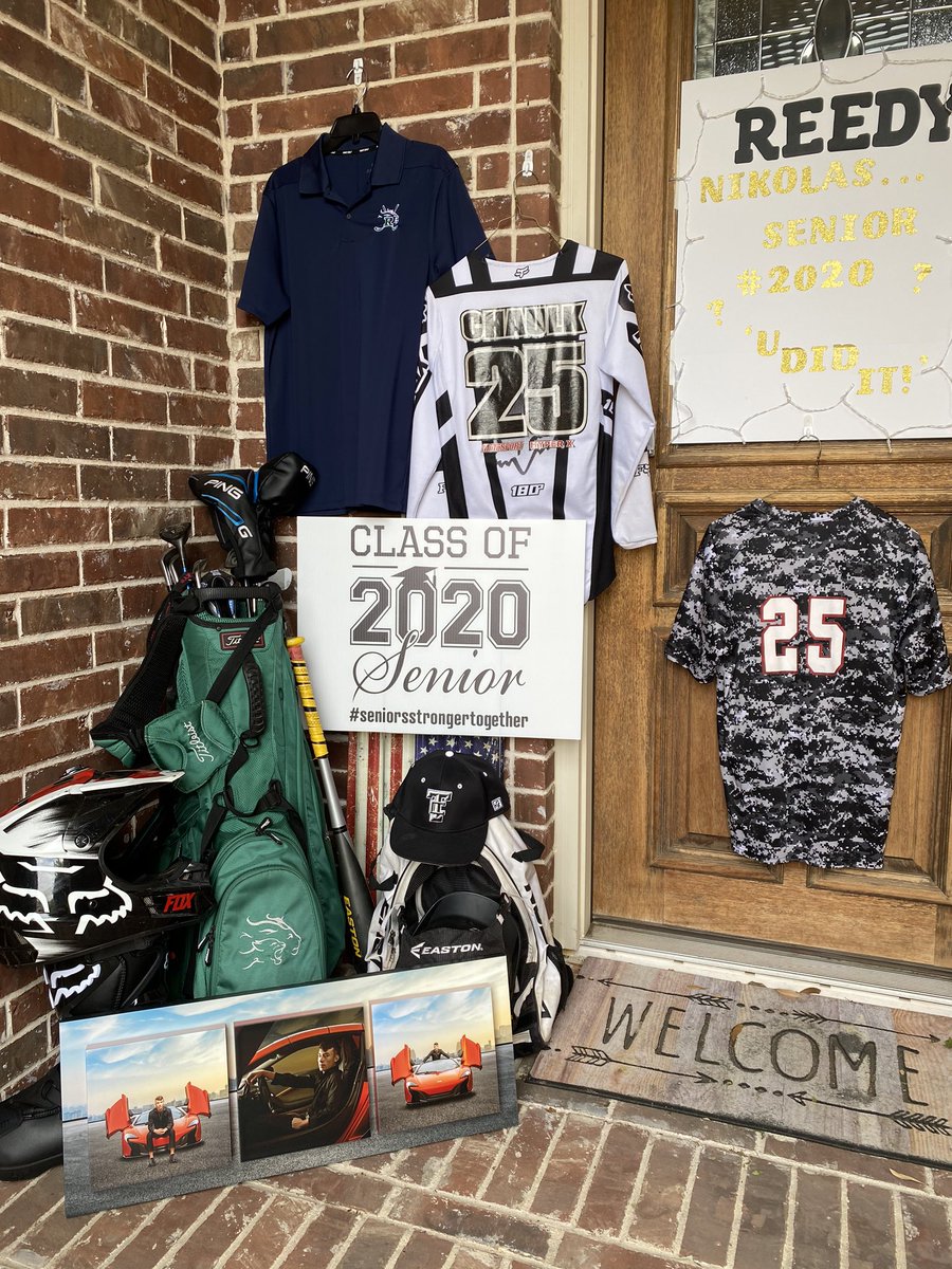 sherriechaulk's tweet photo. Niks Senior Den Door #RHSROAR #Classof2020  #DenDoor https://t.co/wA859t1quF