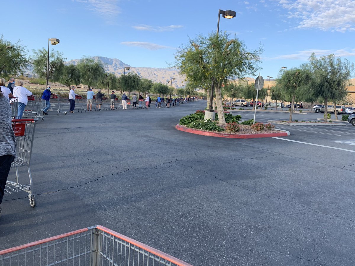 58clj's tweet image. 7:05AM La Quinta run for the blue hairs... was 100th person in the first group😁Thank you @Costco‼️Your staff is doing an outstanding job servicing our community. #polite #hardworking #wellinformed #lovetheplexiglass