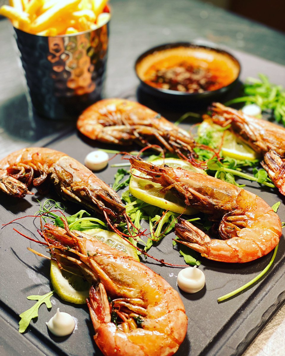 ObloBar's tweet photo. Time for some #foodporn #bistro #garlicprawns #chilliprawns #shellon #dinnerisserved #oblobareyemouth https://t.co/MZ6fa4PRrH