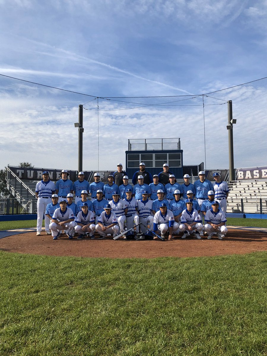 Turner_baseball's tweet photo. Today is “Tuesday Team” day for @rltcfb. This is my team,I miss them sooooo much. #missingmyguys #PRIDE #BrickXBrick #SowhatNOWwhat @CFBISD @CFBathletics @Turner_baseball https://t.co/rwy27DWvuQ