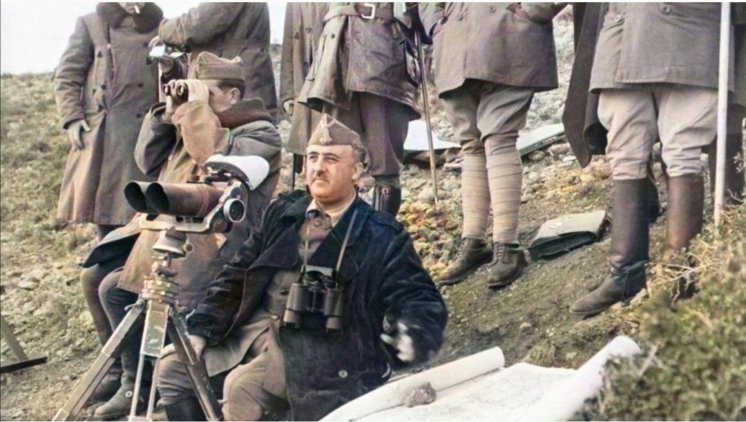santa_guerra's tweet photo. Siempre estaremos agradecidos a Francisco Franco, que supo vencer al comunismo genocida en el campo de batalla y puso a España como potencia económica y social, con 40 años de paz y multiplicando la población española, pasando de 26 millones de españoles en 1939 a 36 en 1975. https://t.co/KyTpUgNa8Q