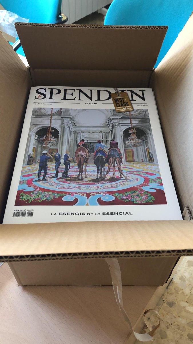 HSJD_Zaragoza's tweet photo. Nuestro amigo Ricardo Gimeno, director ejecutivo de @SPENDINaragon nos anima para afrontar con el mejor de los ánimos estos complicados momentos y nos ha facilitado ejemplares de su revista. Un maravilloso regalo. Gracias, de corazón.
#covid19ESP https://t.co/f7DLm0lMrF
