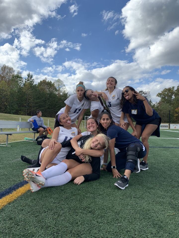 mdills1999's tweet photo. @AverettSAAC Being with this amazing group of women!💕 https://t.co/XznxjPosJZ