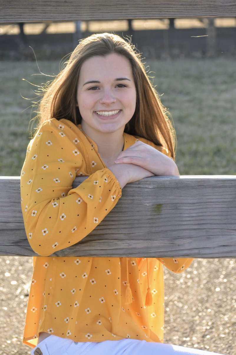 FisherBunnies's tweet photo. Senior Spotlight - Sidney Hood 👩‍🎓🎉

Best Memory: going to homecoming and prom with my closest friends.

Activities: Golf, Basketball, Softball, Polar Plunge &amp; National Honor Society.

Plans after Graduation: attending Parkland to study Nursing.

#wearefisher https://t.co/b2ajrrhRcG