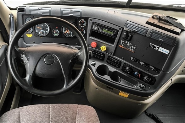 semitrucks's tweet photo. Check this 2016 #Freightliner #CASCADIA 125 #NavistarInternational #UsedTruckCenters in #Romulus #Michigan https://t.co/p32J15qN2z #truckers #trucksales #trucksforsale https://t.co/ZfFDhA4n7F