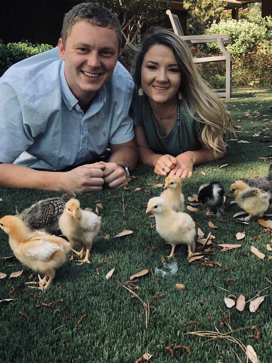 Daniellea183's tweet photo. I love being his chick😋 https://t.co/R4Tti74pop