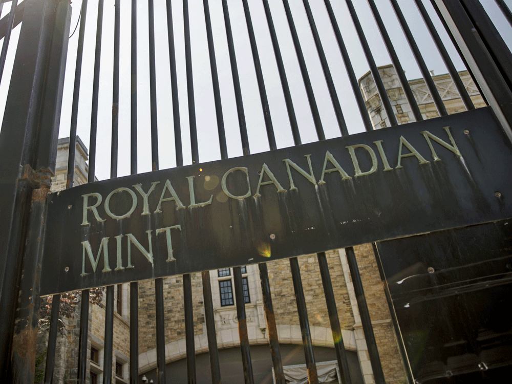 From gold coins to plastic shields and hand sanitizer: Royal Canadian Mint retools to join battle against COVID-19 ottawacitizen.com/news/canada/fr…