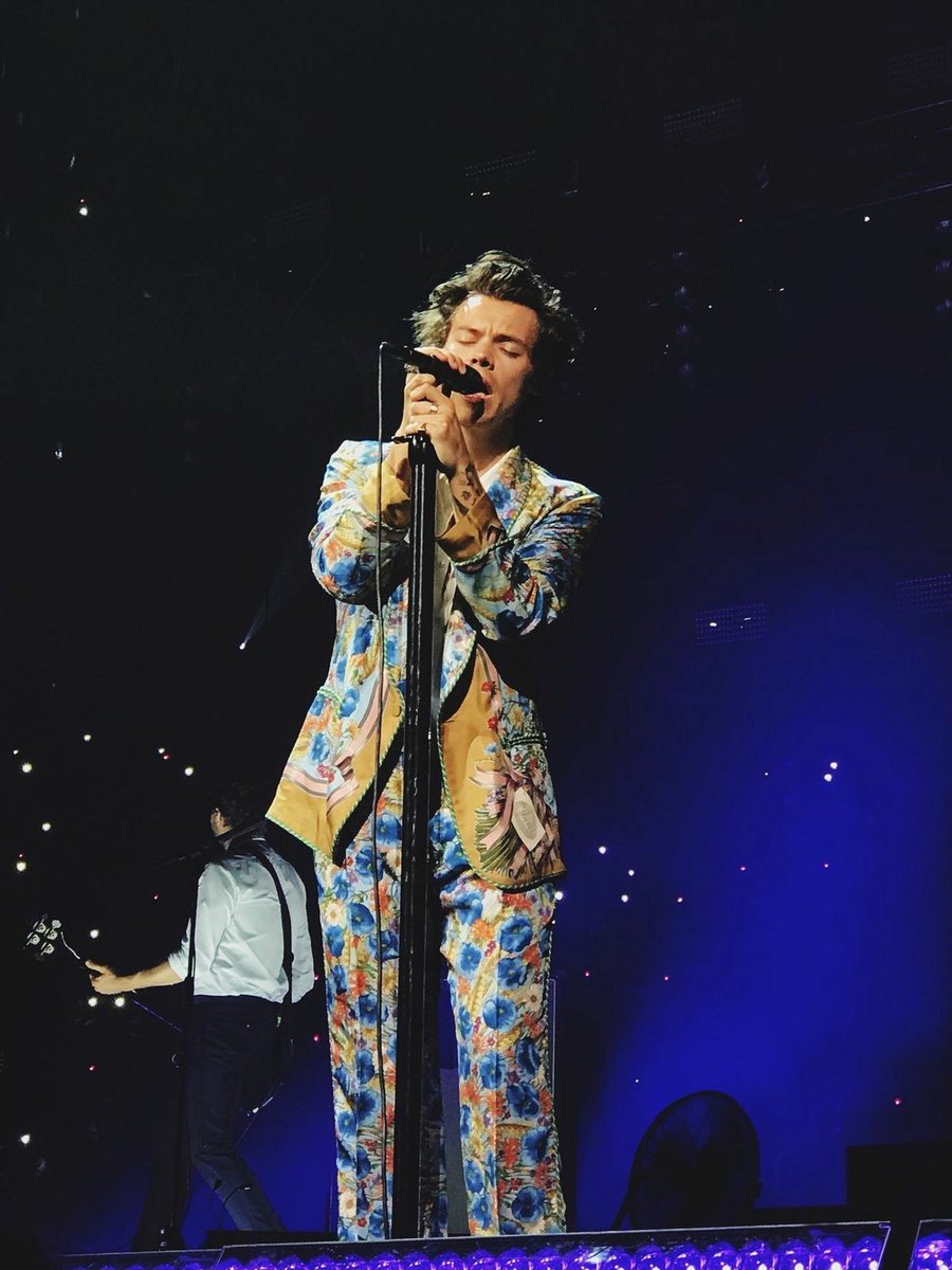 harry styles in the san jose gucci suit; a thread