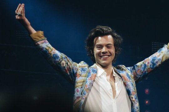 harry styles in the san jose gucci suit; a thread