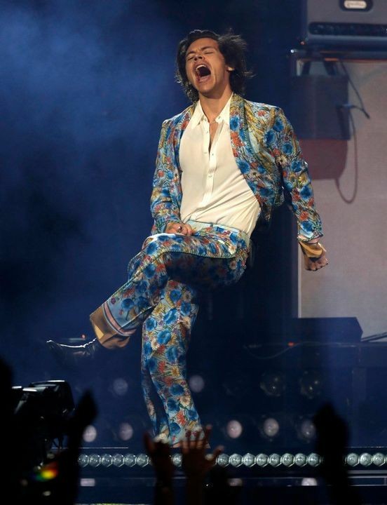 harry styles in the san jose gucci suit; a thread