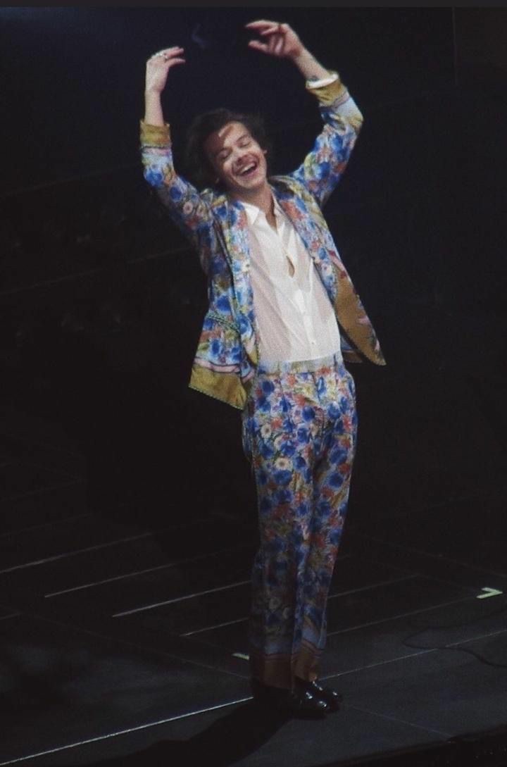 harry styles in the san jose gucci suit; a thread