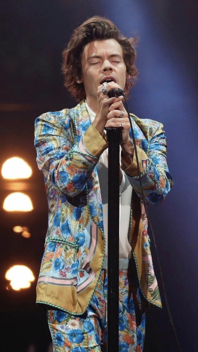 harry styles in the san jose gucci suit; a thread