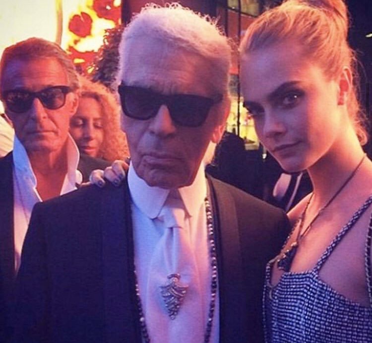 Une seule star est présente sur la photo et on sait très bien c’est qui