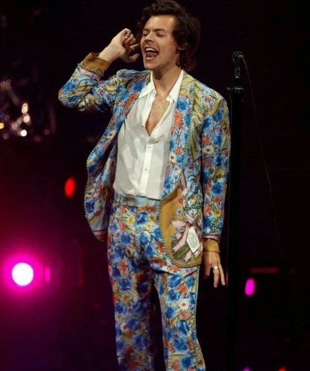 harry styles in the san jose gucci suit; a thread