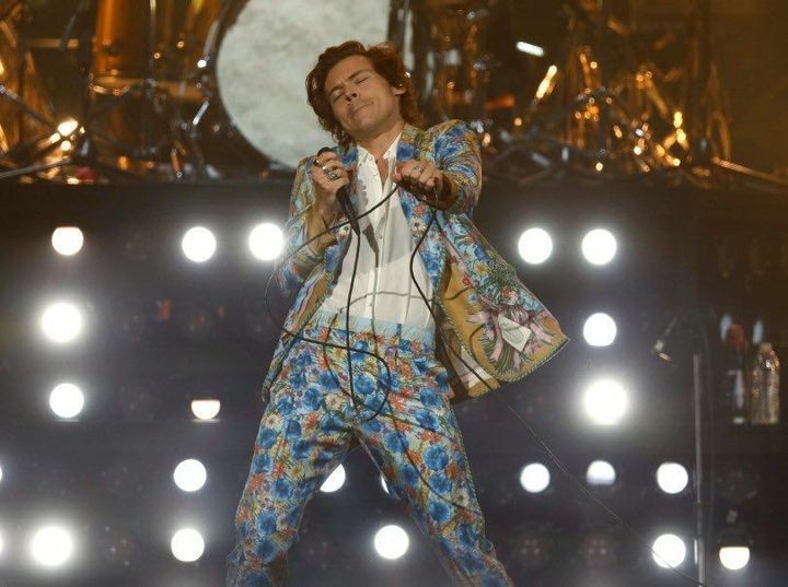 harry styles in the san jose gucci suit; a thread