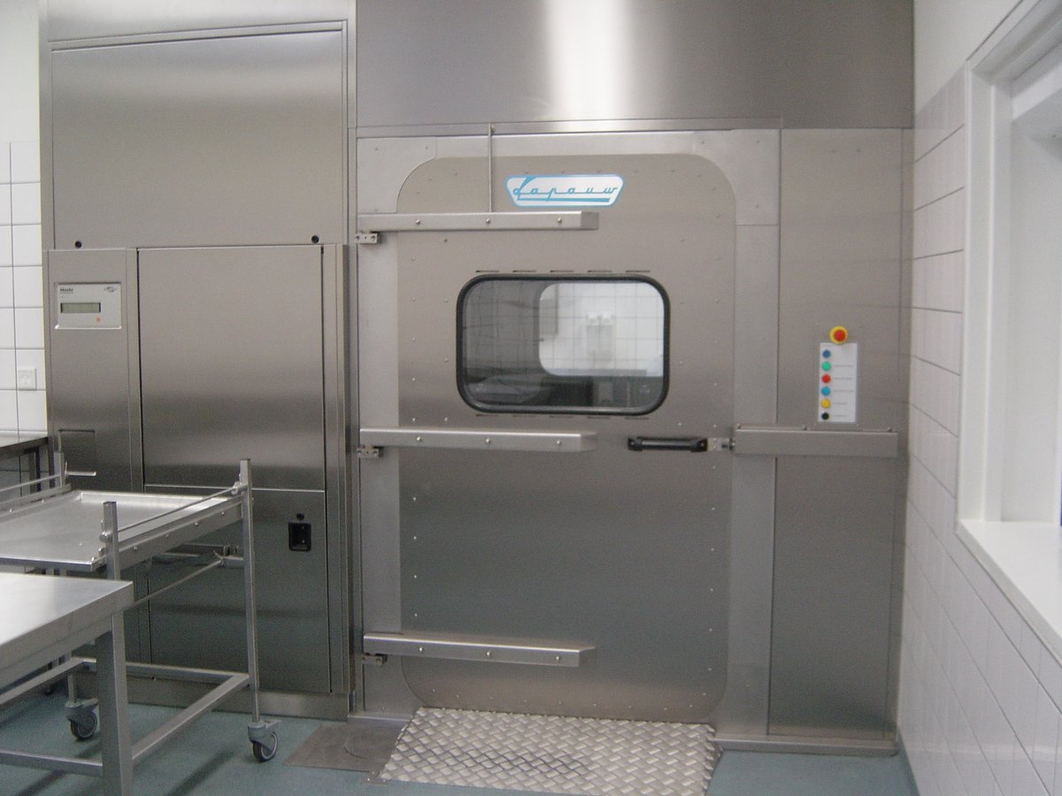 Disinfection is not limited to just the linen. As laundry containers and trolleys come in contact with soiled linen, they can be a mayor source of contamination. The Trolleywash assures full cleaning and disinfection of trolleys.