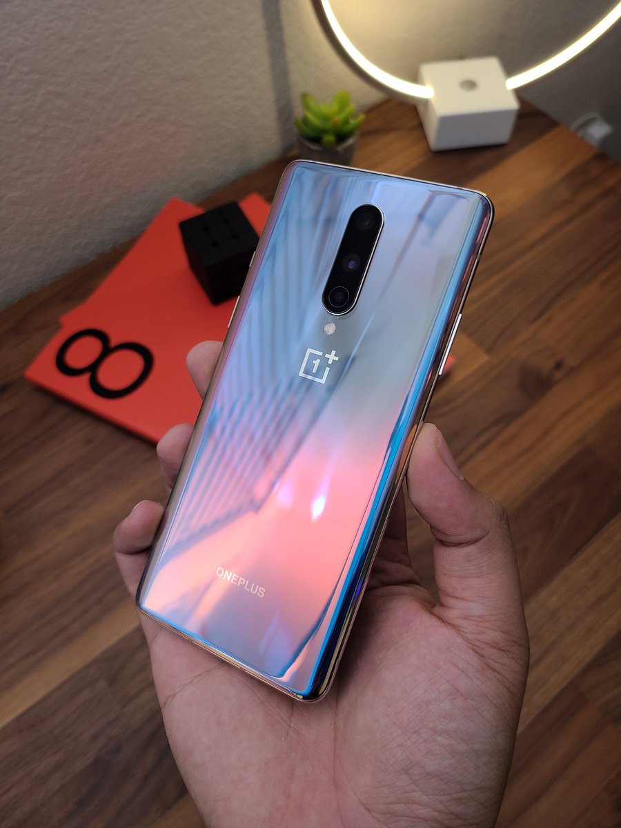 EzTech231's tweet photo. No, YOU can't stop taking pictures of the Interstellar Glow OnePlus 8 😤 https://t.co/4USG7gMxOY