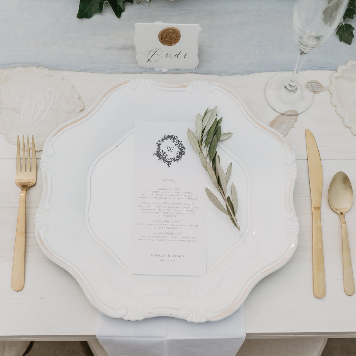 abritincatering's tweet photo. Ashley and Aiden's tablescape has got to be one of the prettiest we've ever been a part of! Decor by Collected &amp; Co with chargers from Apres and Photo by Tiffany Kokal https://t.co/0GxMVyBUDI