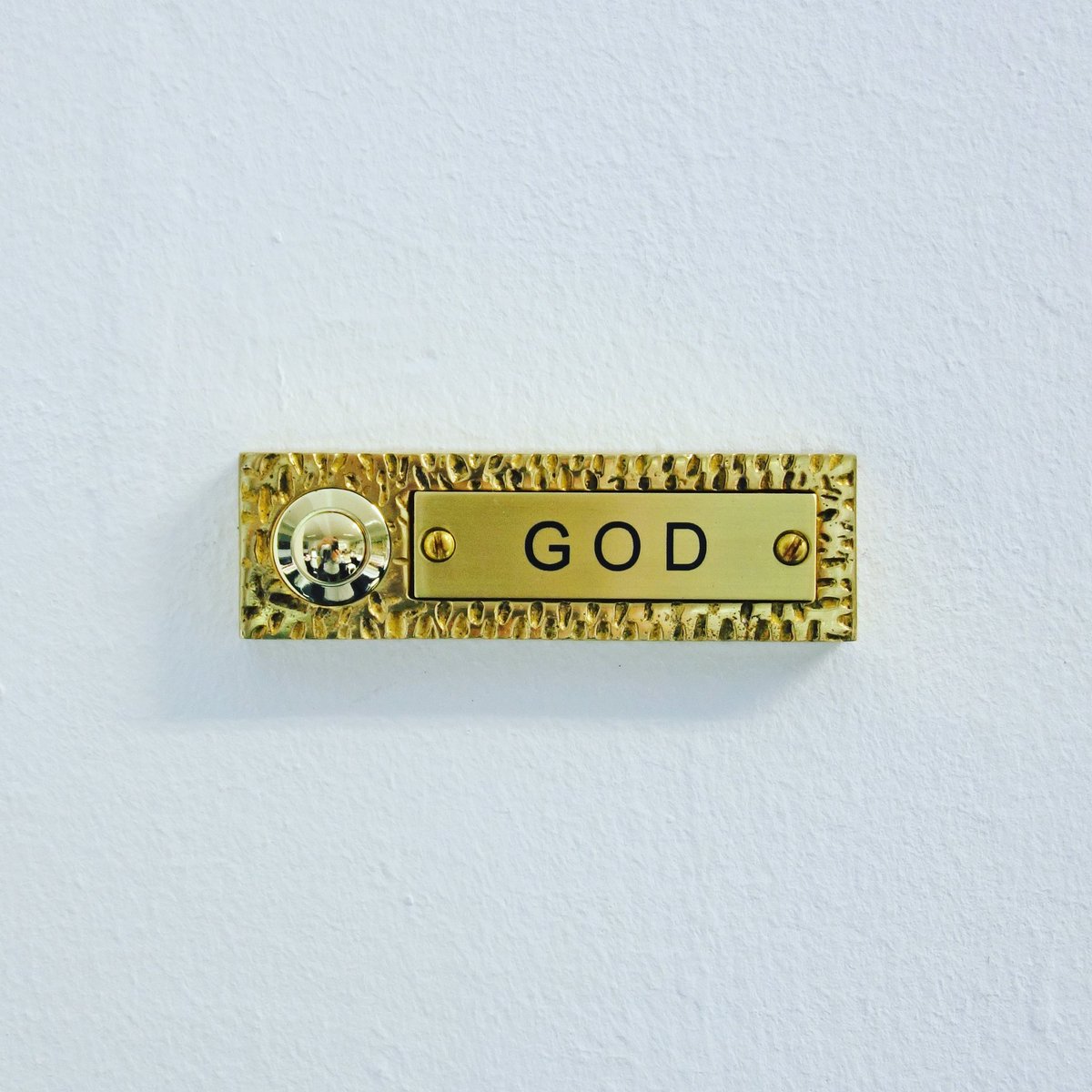 matthias_braun's tweet photo. G O D Matthias Braun 2020 105 x 34 x 12 mm doorbell plate, hammered and polished brass, engraving #matthiasbraun #contemporaryart #contemporaryartist #communication #doorbell #minimalart #conceptualart #minimalism #plate #brass #god #engraving #kommunikation #kunstobjekt #corona https://t.co/edDd4nniFG