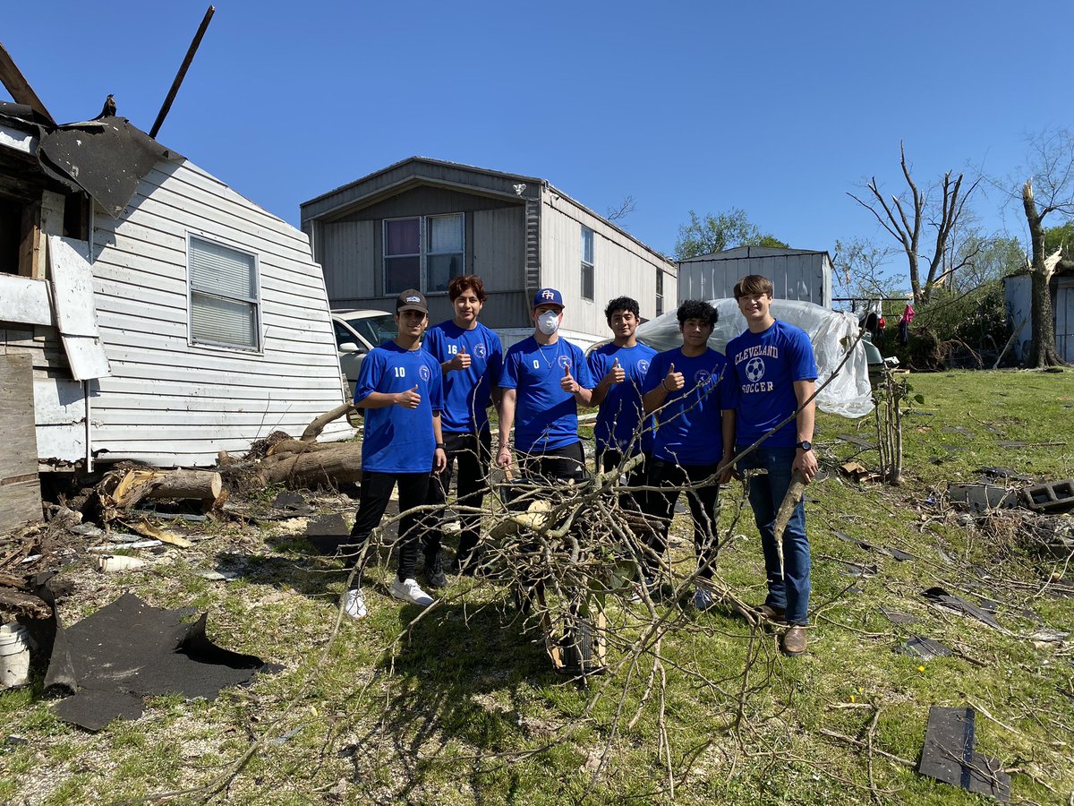 drrusselldyer's tweet photo. Today I was delivering food to a site and ran across @CHSRaiderSoccer and so many others out serving. They inspired me to drop what I was doing and get to work helping to clean up @Cleveland_TN. Thank you to all who are out working so hard now to serve others. #CLEHelp https://t.co/ME9893SXuh