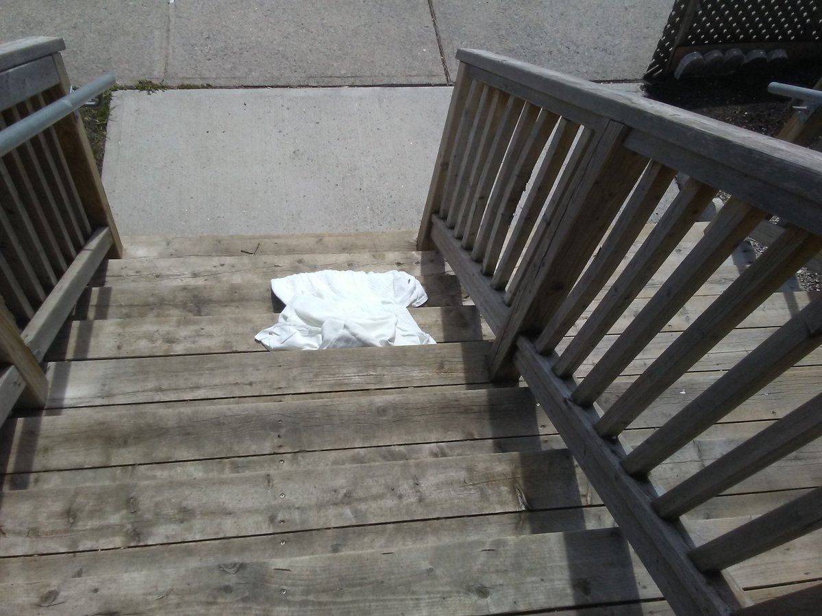Aleasha_S's tweet photo. So this morning my neighbour was taken away by ambulance. This white blanket that was around the person taken away was left on my front stairs by paramedics. Mistakes like this cause 100's to be effected! Extremely concerning- It is still there! 
#ygk #CoronavirusPandemic https://t.co/3LtXLYNnW4