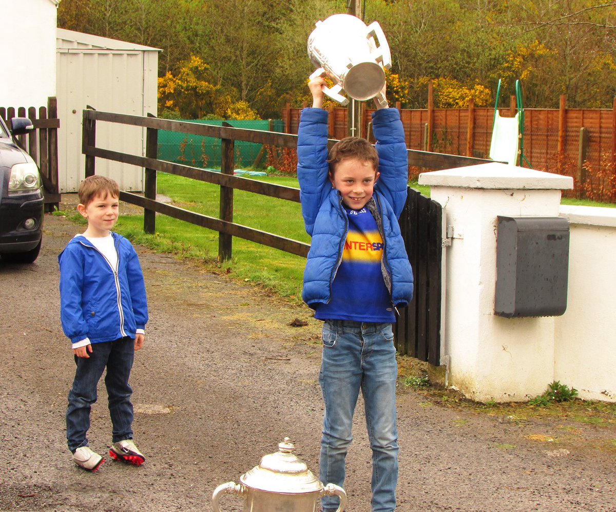 Cahir Community Policing organised a special surprise for local birthday boy Fionn Gardiner Murphy. The Liam McCarthy Cup and James Nolan U21 Cup were delivered with flashing lights and sirens thanks to the Tipp GAA County Board. Fionn also got a signed hurley and sliotar!