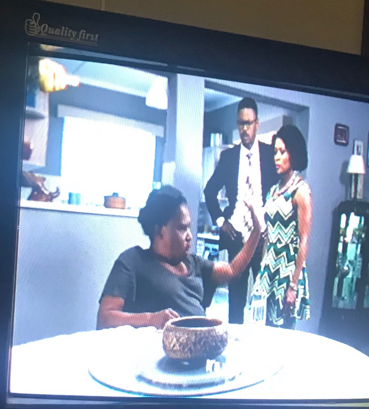 pidow3's tweet image. “I birth it, I make it. I born it!”
She’s killing this character 🔥. Hit like if you agree🙏🏾 
#Gomora #GomoraMzansi