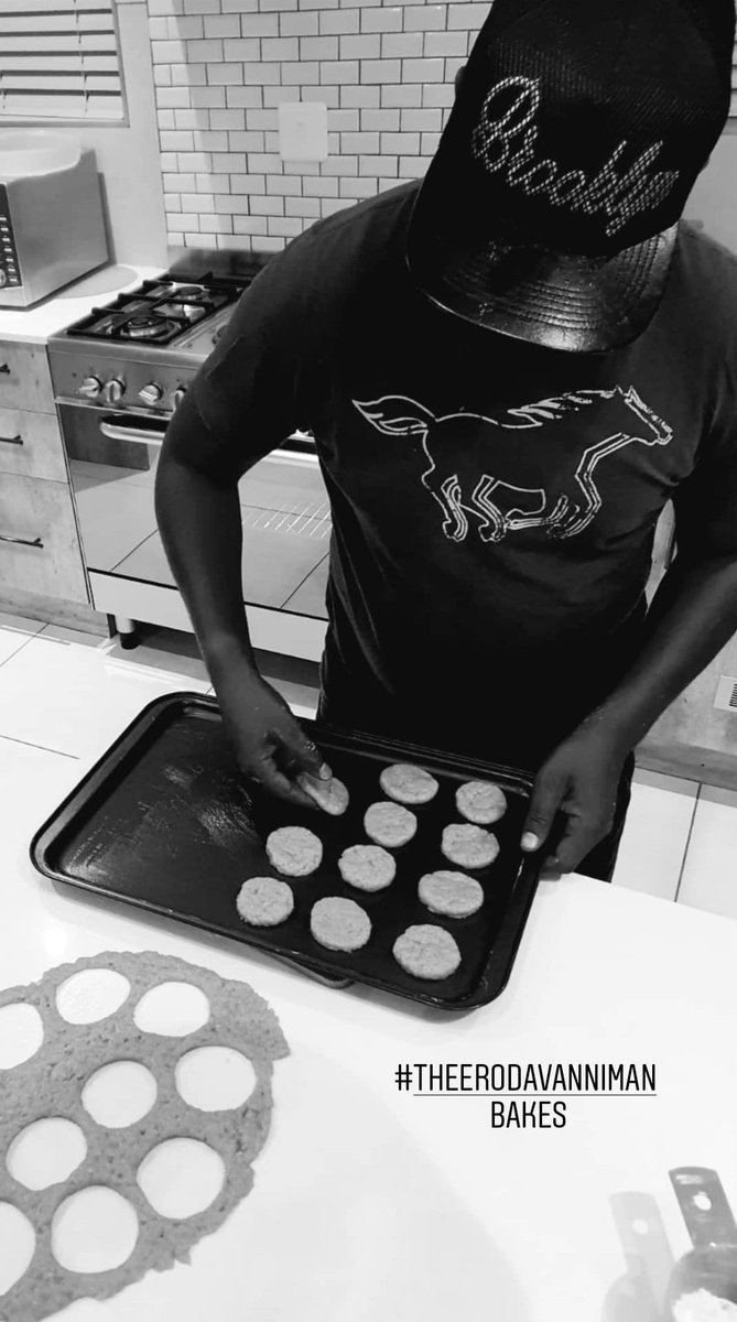rodavanni's tweet photo. #TheeRodavaniMan bakes... How are you keeping busy during the lockdown folks? https://t.co/SVl2reGKzS