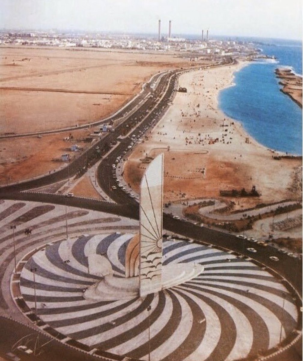 salem_d_t's tweet photo. جدة دوار النورس عام ١٤٠٦هـ/١٩٨٦م
#جدة
#صور_من_ماضي_جميل https://t.co/UIFdYJCi5l