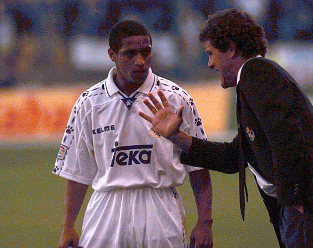 A l’été 96, Fabio Capello s’en va au Real Madrid. Le club madrilène sort d’une saison calamiteuse (6ème de Liga). L’effectif connaît un grand chamboulement et 4 joueurs d’envergure rejoignent le club : R.Carlos (Inter), Seedorf (Sampdoria), Suker (Seville) et Mijatovic (Valence)