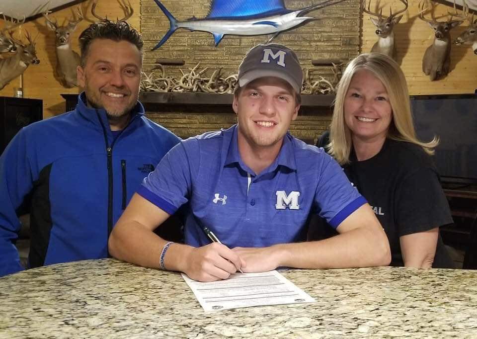 Congrats to 2020 senior Gavin Payton who signed his letter of intent to continue his golf career for the Greyhounds <a href="/FortScottCC/">Fort Scott Community College</a>! Gavin is pictured below with his parents Scott &amp; Julie. We are proud of you Gavin!