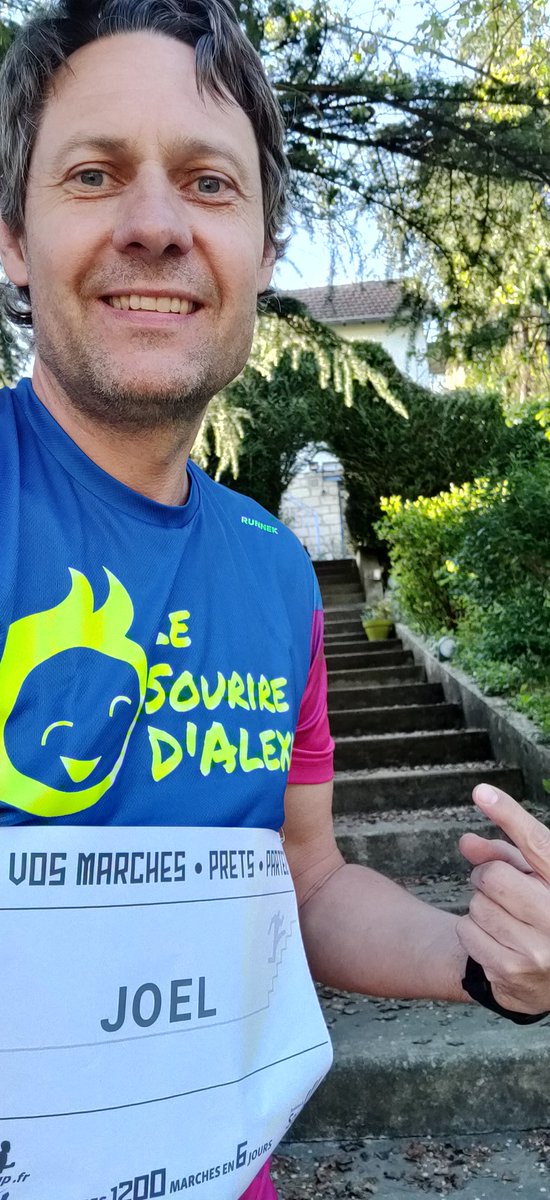 fi_jojo's tweet photo. A VOS MARCHES, PRET, PARTEZ.
Challenge pour #sportupchallenge et la #fondationdusouffle.
Mon défis perso pour #leSouriredAlexis augmentez de 200 marches chaques jours.
#confinementjour29 #SolidairePasSolitaire #runningmotivation #1200marches https://t.co/wLIpme1xY2