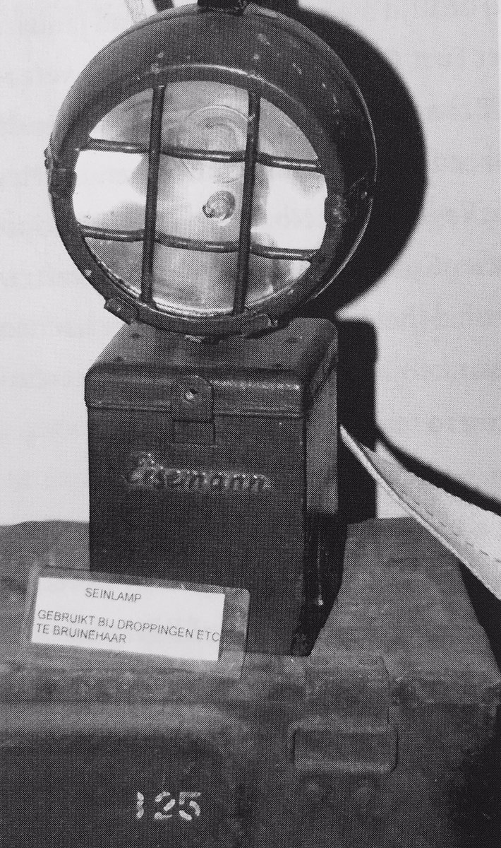 Seinlamp gebruikt bij wapendroppingen om de piloot van t vliegtuig de juiste locatie en richting van aanvliegen te laten zien. #wo2 #veluwe #apeldoorn. #wapendropping #verzet